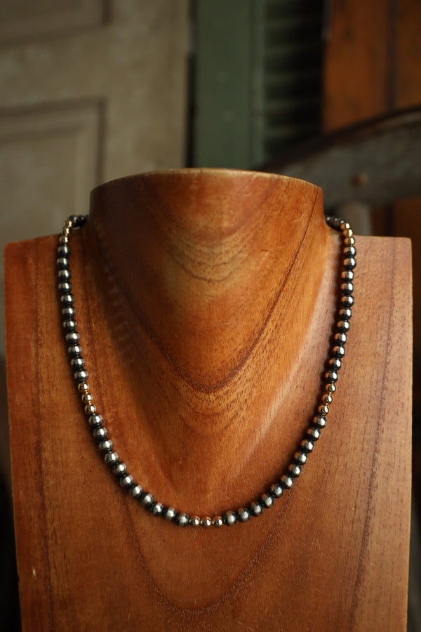 18" Navajo Pearls With Gold Beads Necklace 