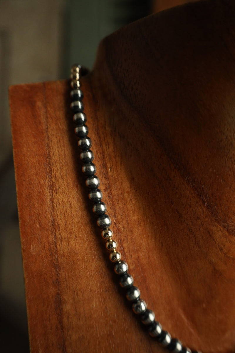 18" Navajo Pearls With Gold Beads Necklace 