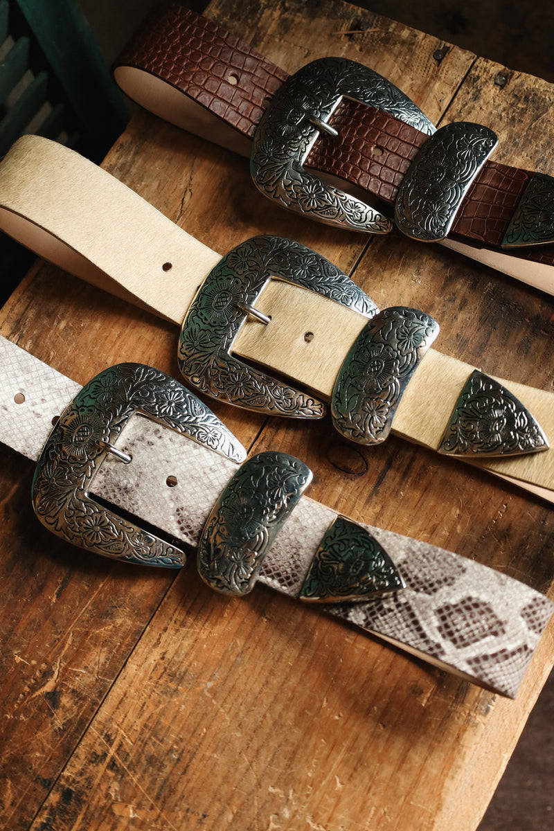 STREETS AHEAD COGNAC CROC PRINT LARGE BUCKLE SET BELT