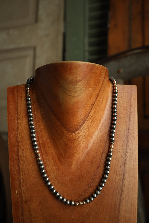 20" Navajo Pearls With Gold Beads Necklace 