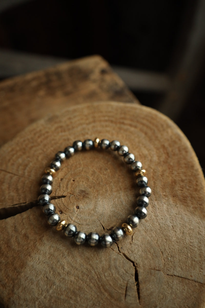 Navajo Pearls Gold Saucers Stretch Bracelet 