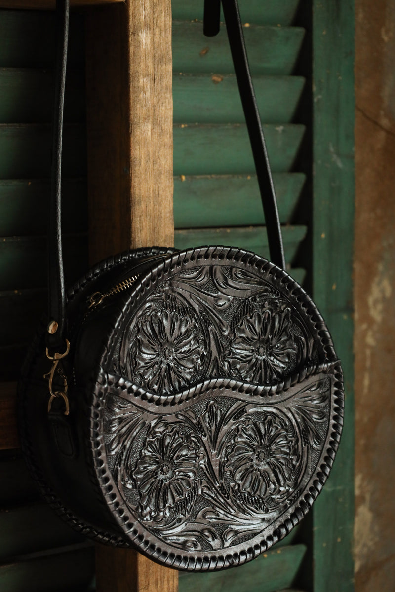 QUE CHULA REDONDO PURSE- BLACK