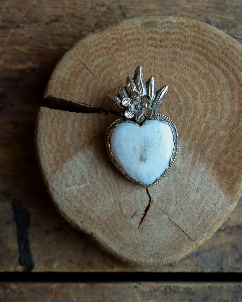 Dorjee Designs White Sacred Heart 1 Flower Pendant 