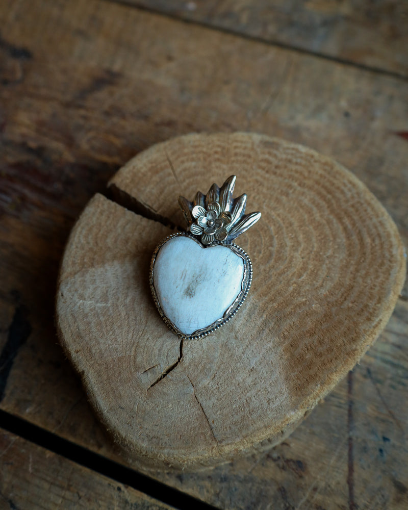 Dorjee Designs White Sacred Heart 1 Flower Pendant 