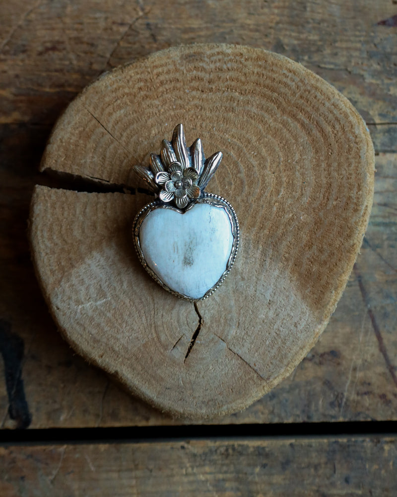 Dorjee Designs White Sacred Heart 1 Flower Pendant 