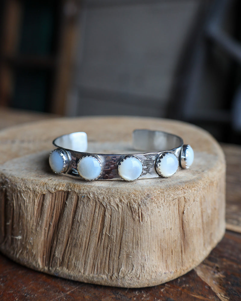 Richard Schmidt 5 Mother Of Pearl Rounds 10MM Cuff