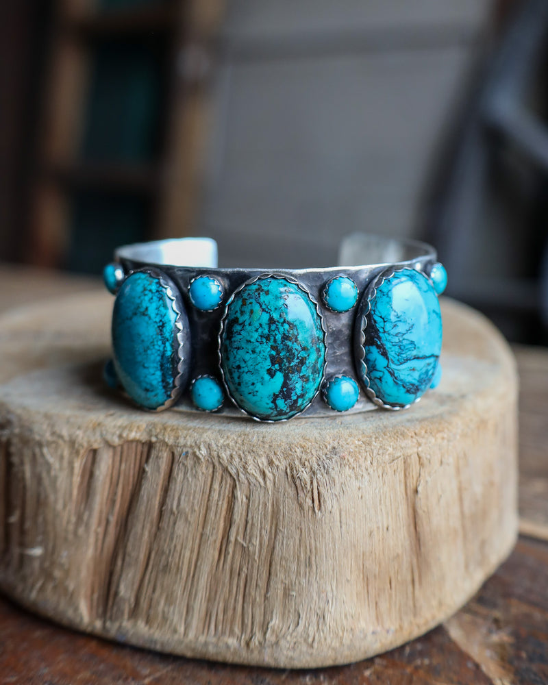 RICHARD SCHMIDT 3 TURQUOISE OVALS 8 ROUNDS CUFF