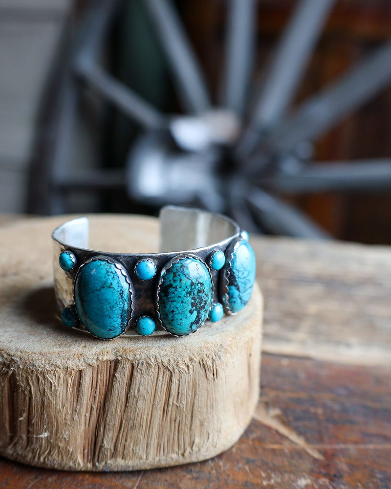 RICHARD SCHMIDT 3 TURQUOISE OVALS 8 ROUNDS CUFF