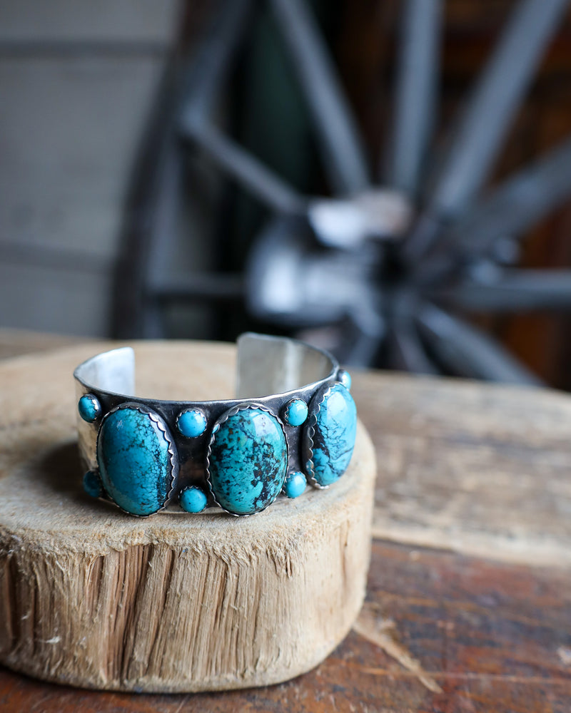 RICHARD SCHMIDT 3 TURQUOISE OVALS 8 ROUNDS CUFF