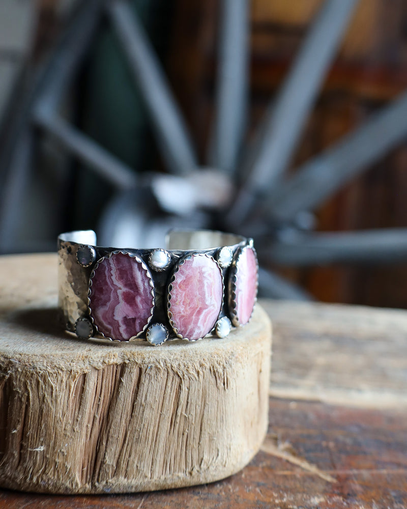 RICHARD SCHMIDT RHODOCHROSITE AND MOTHER OF PEARL CUFF