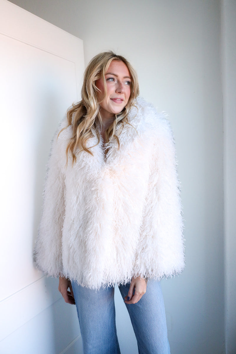 Frisson Woolie White Coat 