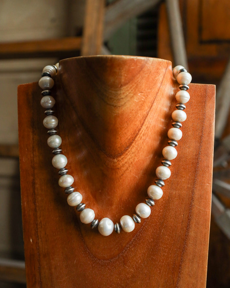 Richard Schmidt 18" Pearls With Sterling Silver Saucers Necklace 