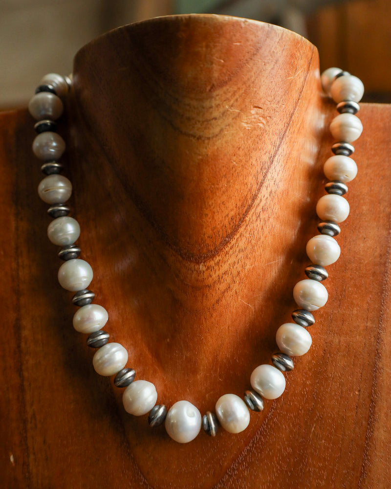 Richard Schmidt 18" Pearls With Sterling Silver Saucers Necklace 
