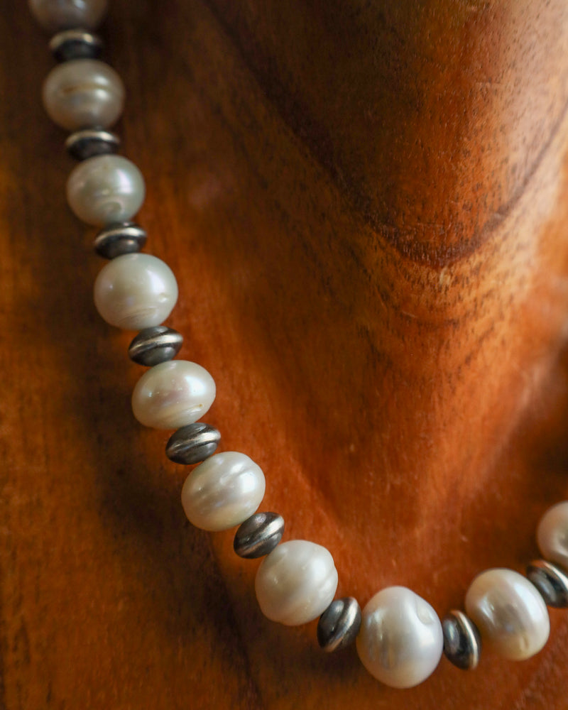 Richard Schmidt 18" Pearls With Sterling Silver Saucers Necklace 