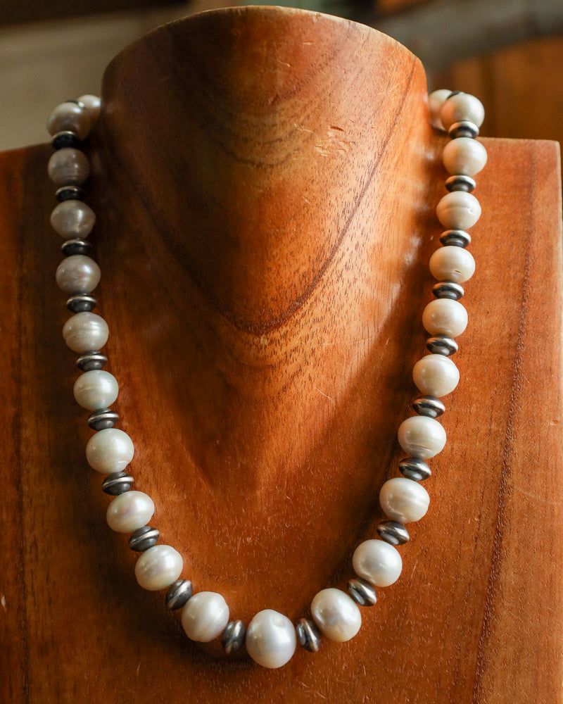 Richard Schmidt 18" Pearls With Sterling Silver Saucers Necklace 