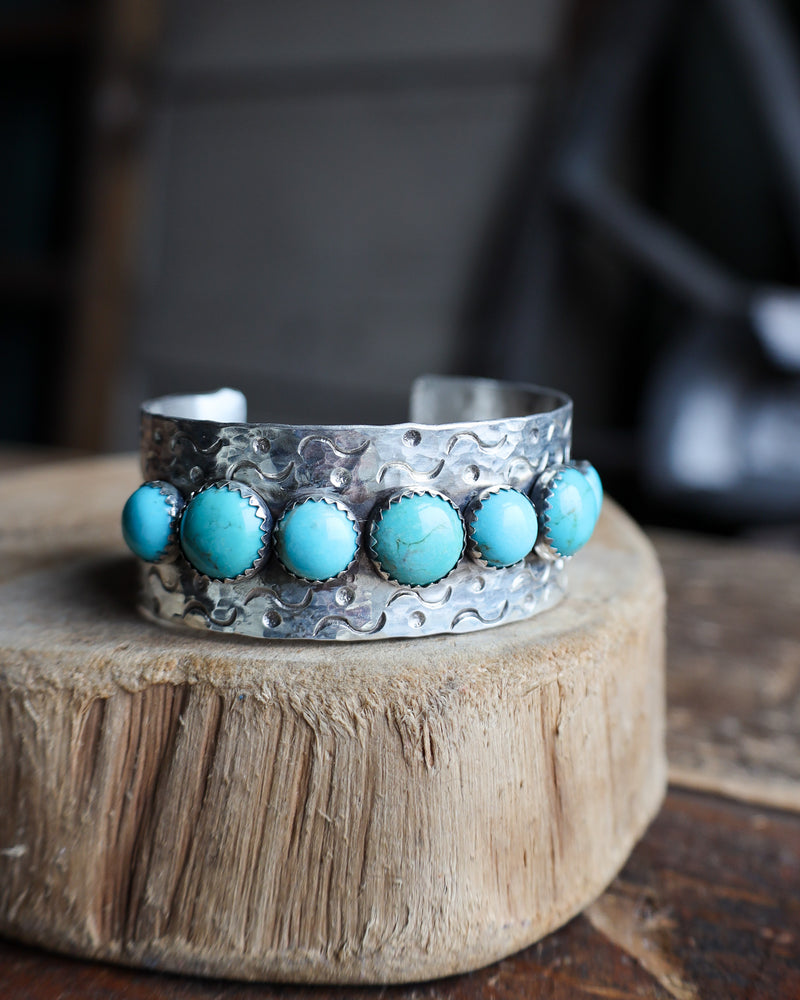 RICHARD SCHMIDT 7 TURQUOISE ROUNDS ALTERNATING 1" CUFF