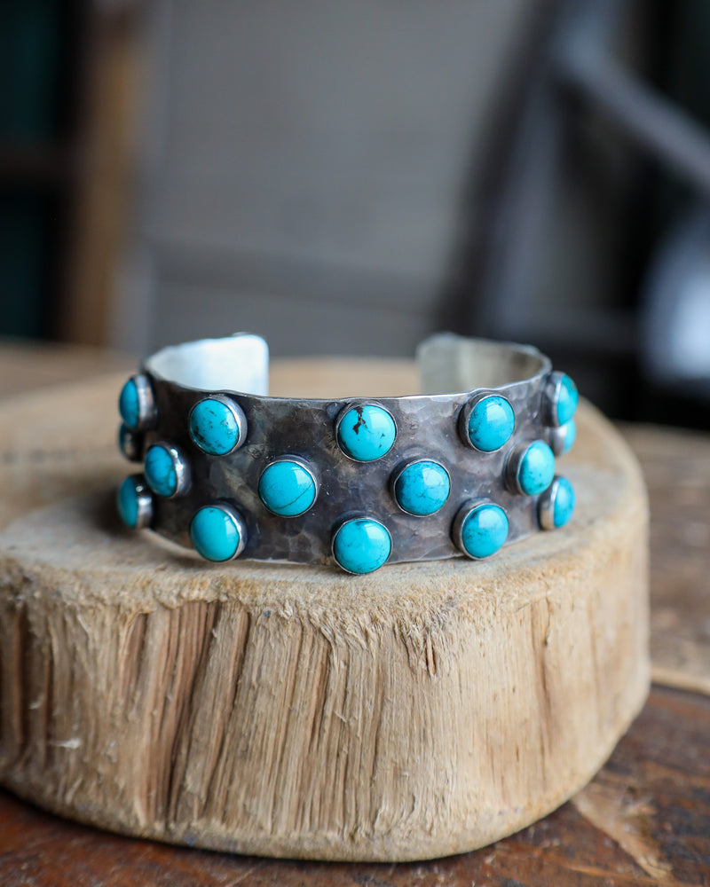 RICHARD SCHMIDT 26 TURQUOISE ROUNDS SCATTERED 1" CUFF