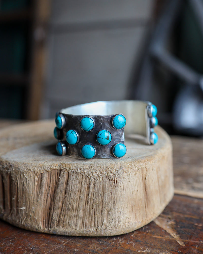 RICHARD SCHMIDT 26 TURQUOISE ROUNDS SCATTERED 1" CUFF