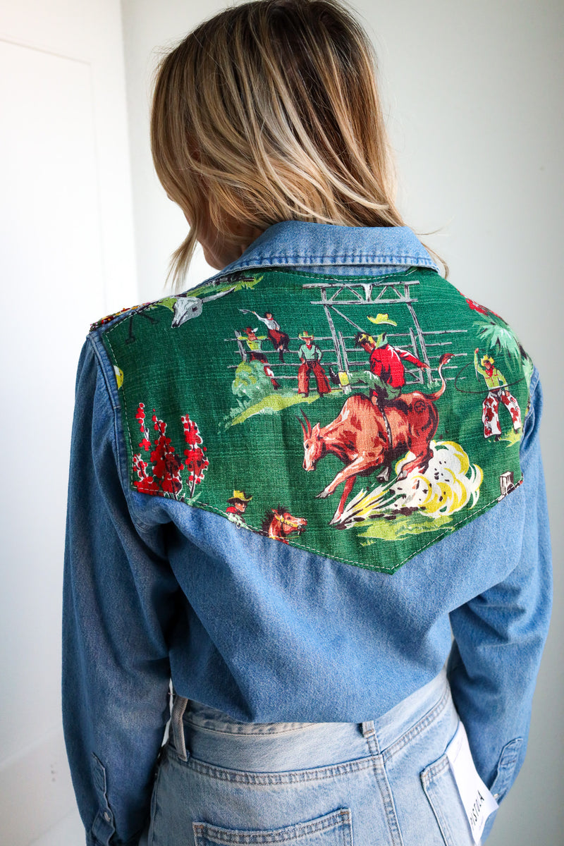 Totem White Snap Rodeo Floral Wrangler Blouse