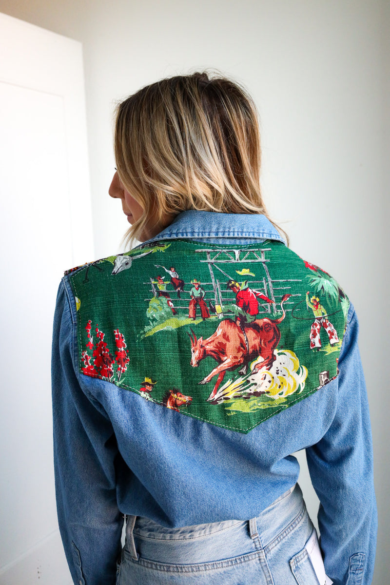 Totem White Snap Rodeo Floral Wrangler Blouse