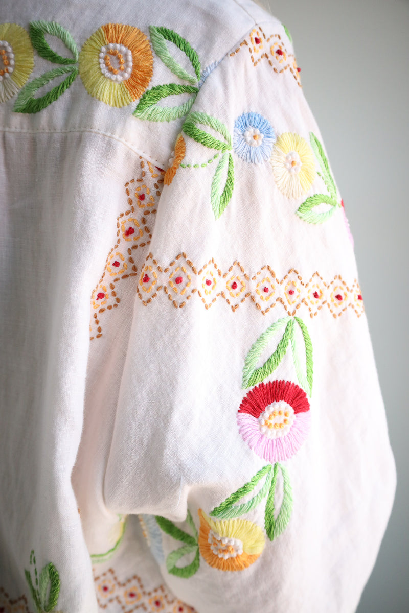 Totem Native American Floral Embroidered Pullover Blouse 