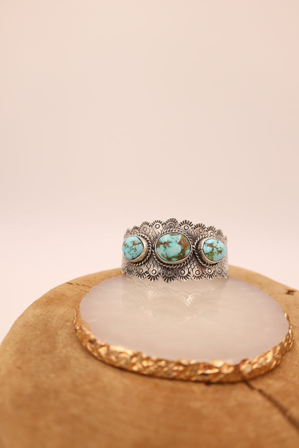 3 TURQUOISE SCALLOP BAND CUFF