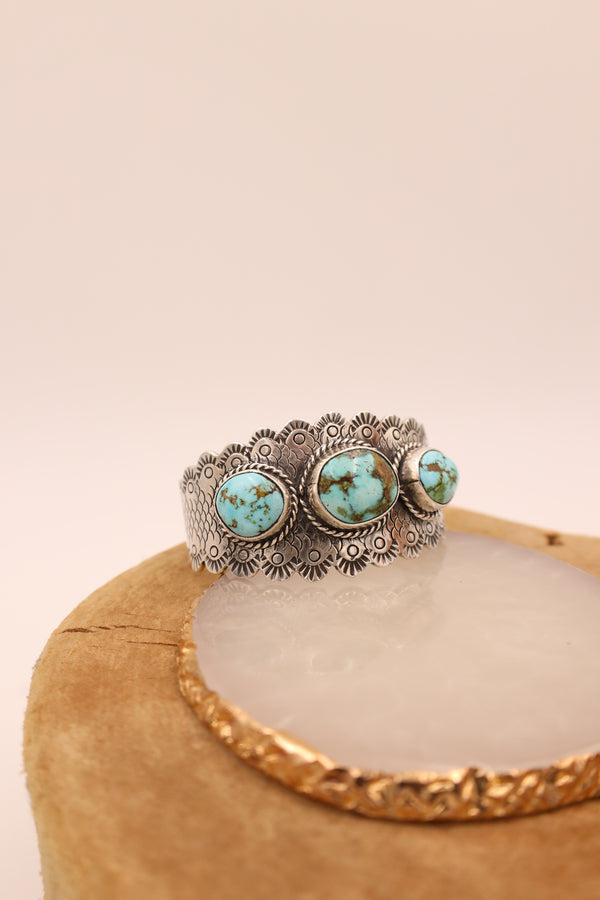 3 TURQUOISE SCALLOP BAND CUFF