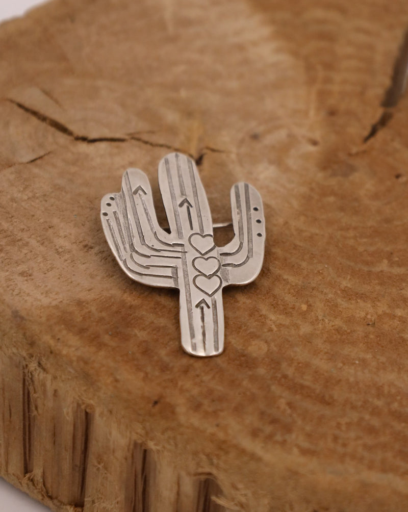 PEYOTE BIRD SAGUARO WITH HEARTS SCATTER PIN