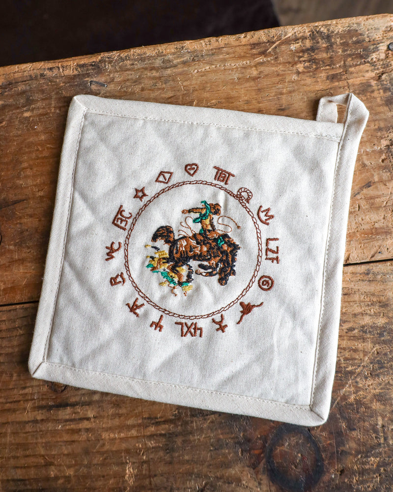 WEST CREATIONS BRONCO 8X8 POT HOLDER 