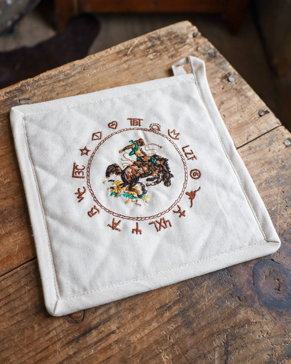 WEST CREATIONS BRONCO 8X8 POT HOLDER 