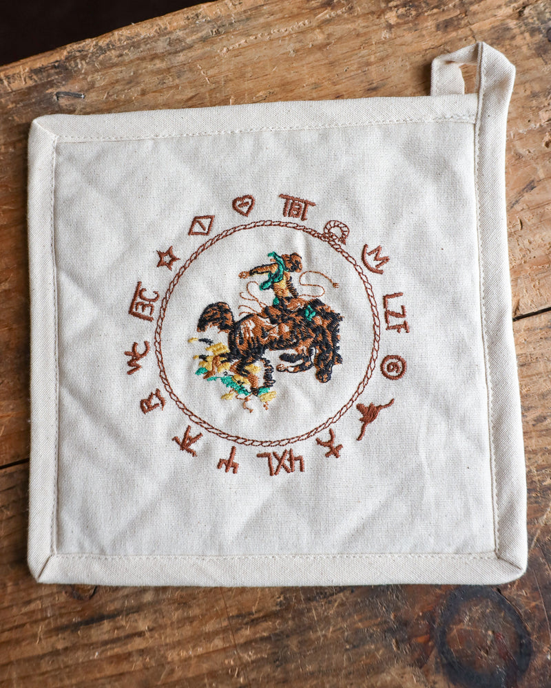 WEST CREATIONS BRONCO 8X8 POT HOLDER 