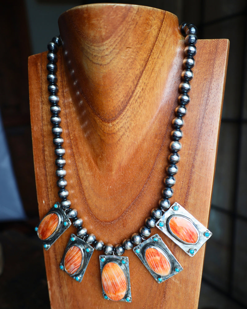 RICHARD SCHMIDT SPINY OYSTER OVALS WITH TURQUOISE DOTS 10MM NAVAJO PEARLS NECKLACE