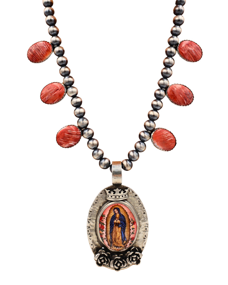 RICHARD SCHMIDT GUADALUPE AND SPINY OYSTER OVALS ON NAVAJO PEARLS NECKLACE