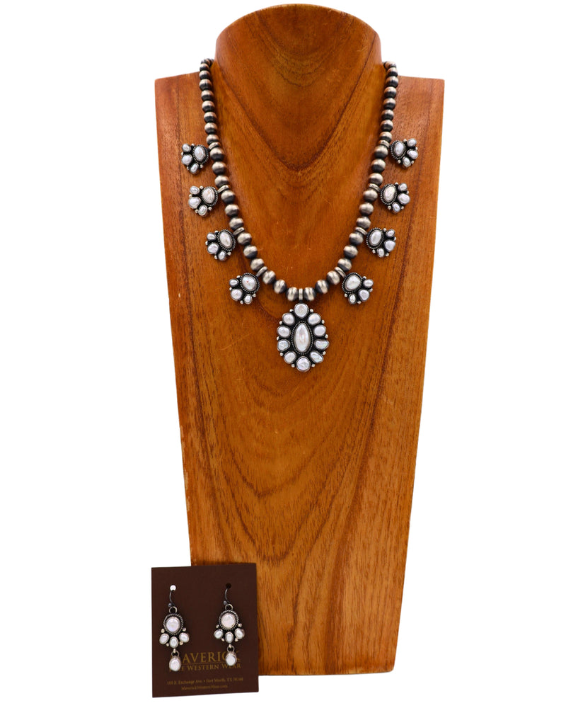NAVAJO PEARL AND FRESHWATER PEARL EARRING AND NECKLACE SET