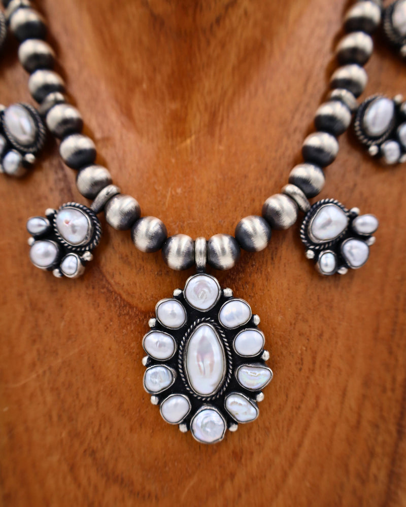 NAVAJO PEARL AND FRESHWATER PEARL EARRING AND NECKLACE SET