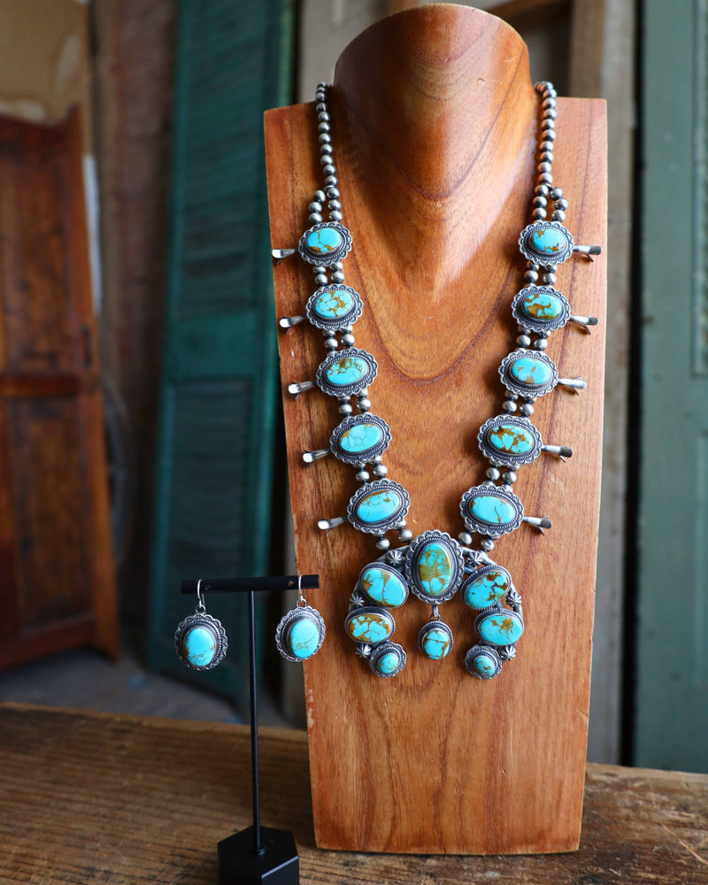 Turquoise Naja and Oval Necklace and Earring Set