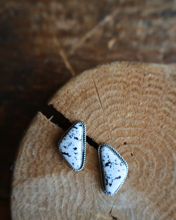 White Buffalo Triangle Rope Edge Earring 