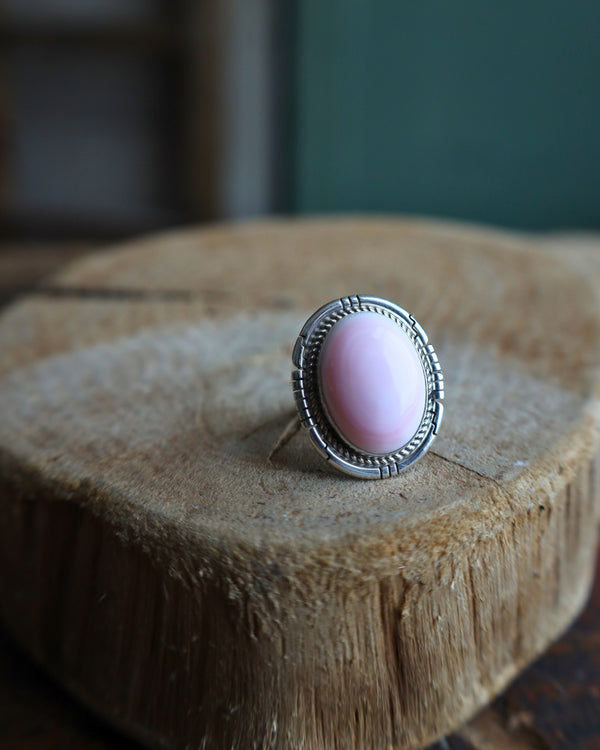 Pink Conch Oval Ring- Size 7.5