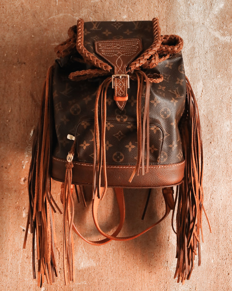 LEATHER AND VODKA MOUNTSOURIS MM BOOT STITCH BACKPACK