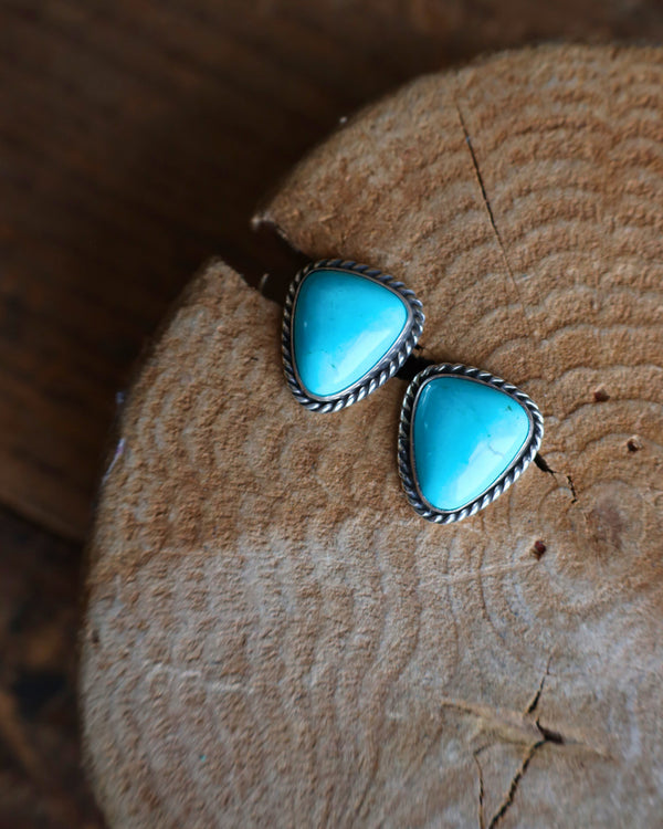 TURQUOISE STONE ROPE FRAME POST EARRING 