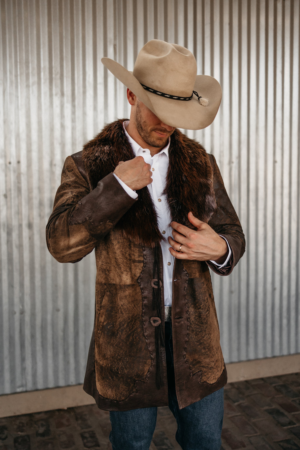 HOSS COUTURE BEAVER COLLAR HORN BUTTONS COAT – Maverick Fine Western Wear
