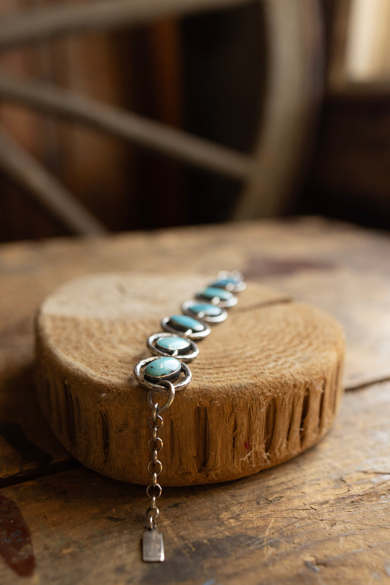 Hallett Peak Floating Turquoise Stones Bracelet 