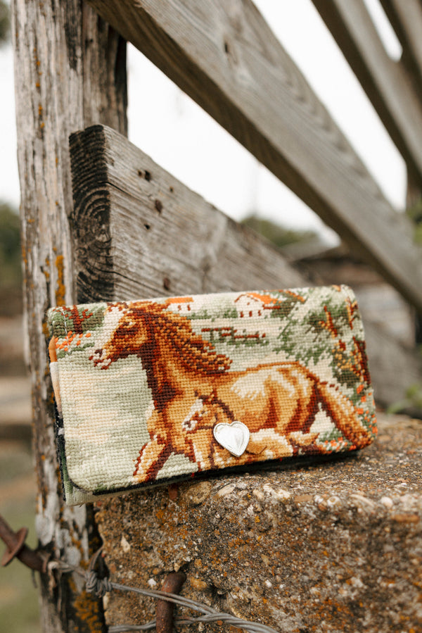 Totem Mare & Colt Clutch