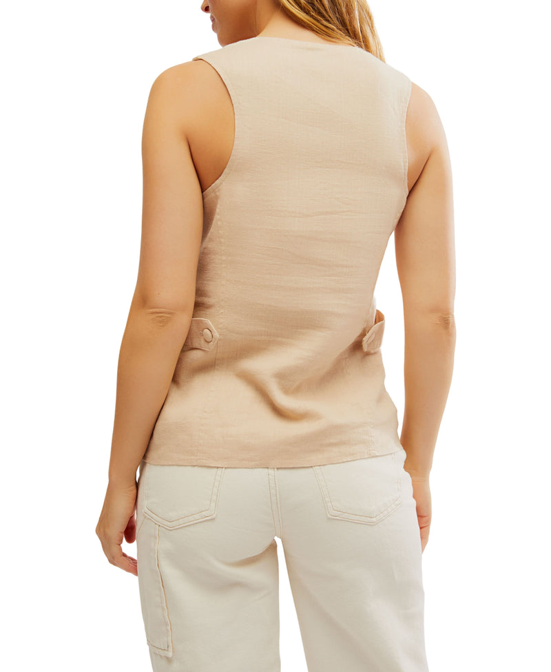 vest is featured in a sleeveless silhouette and soft linen-blend with button-front closures and welt pockets