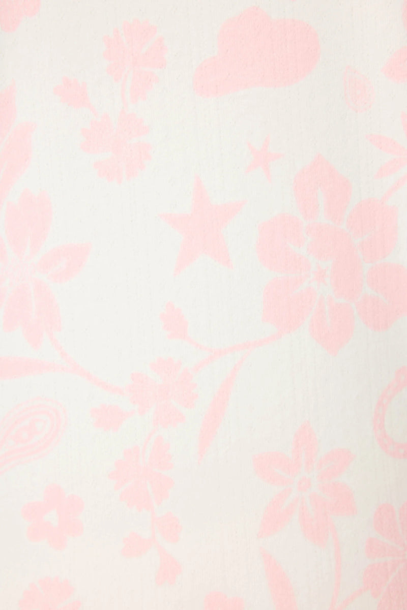 Pattern of pink hearts on a light pink background