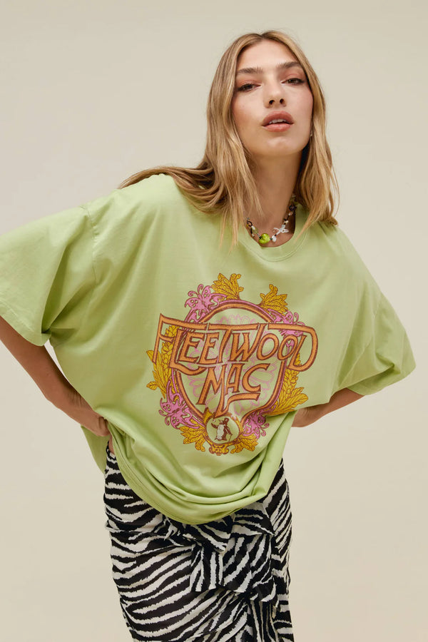DAYDREAMER FLEETWOOD MAC FLOWER CREST TEE