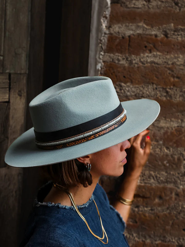 CORRAL DISTRESSED TURQUOISE HEART AND WINGS ON CROWN COWGIRL HAT WITH BROWN LEATHER CROSSPIECE AND PYTHON PRINT HATBAND