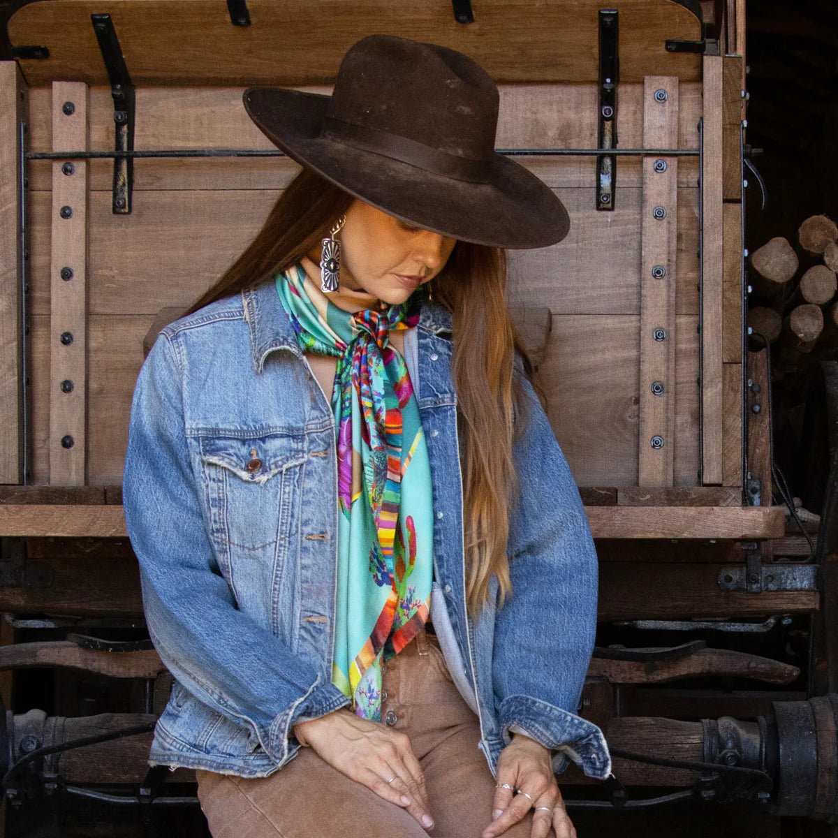 ARMDLLO SEAFOAM SHORTY SCARF – Maverick Fine Western Wear